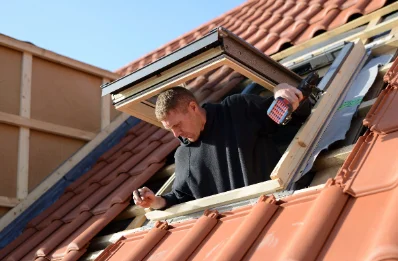 Pose de fenêtres de toit Velux à Labarthète